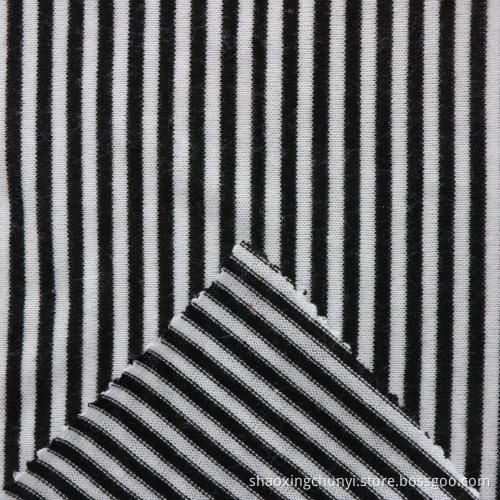 Pola Garis -garis Sampel Lembut dan Tel Apik 100% Polyester Loose Jersey Knit Fabric Untuk Pakaian